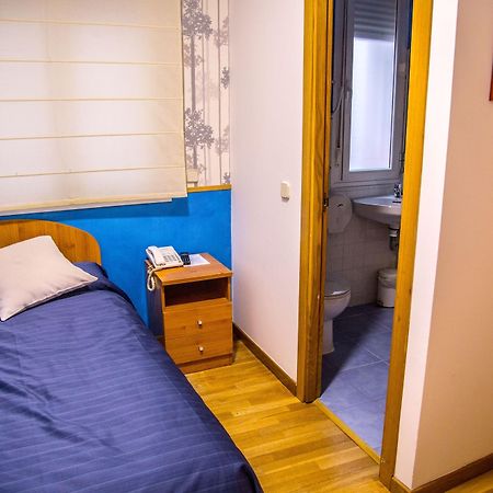 Hostal Montaloya Madrid Extérieur photo