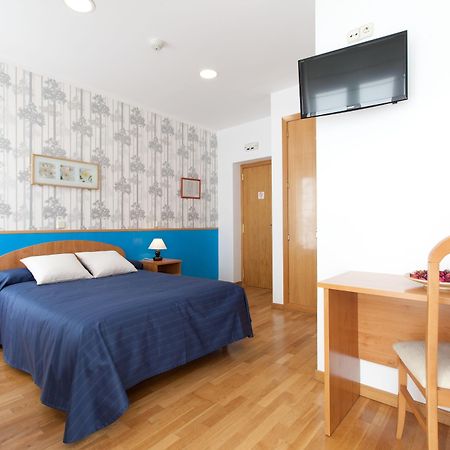 Hostal Montaloya Madrid Extérieur photo