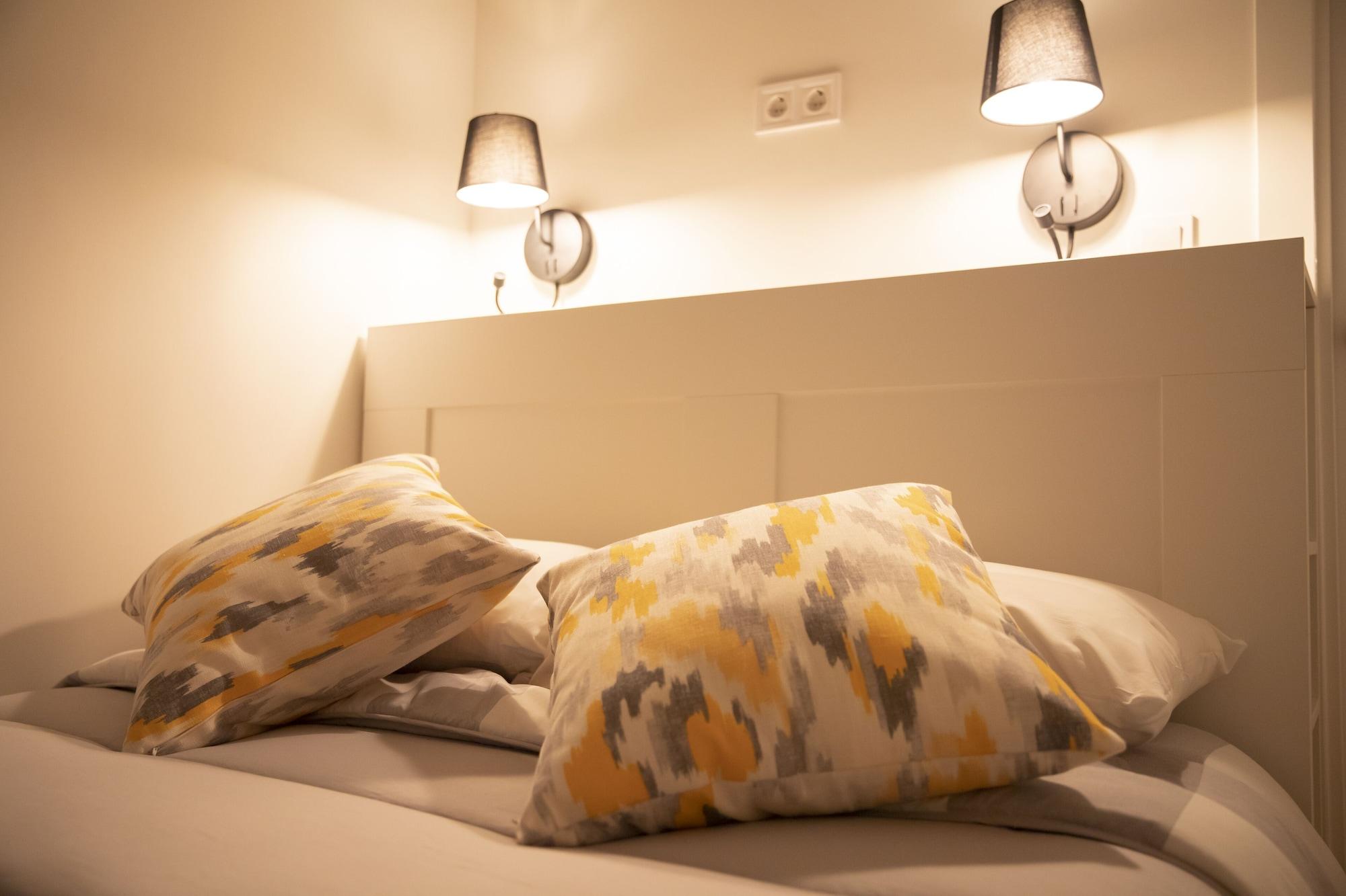 Hostal Montaloya Madrid Extérieur photo