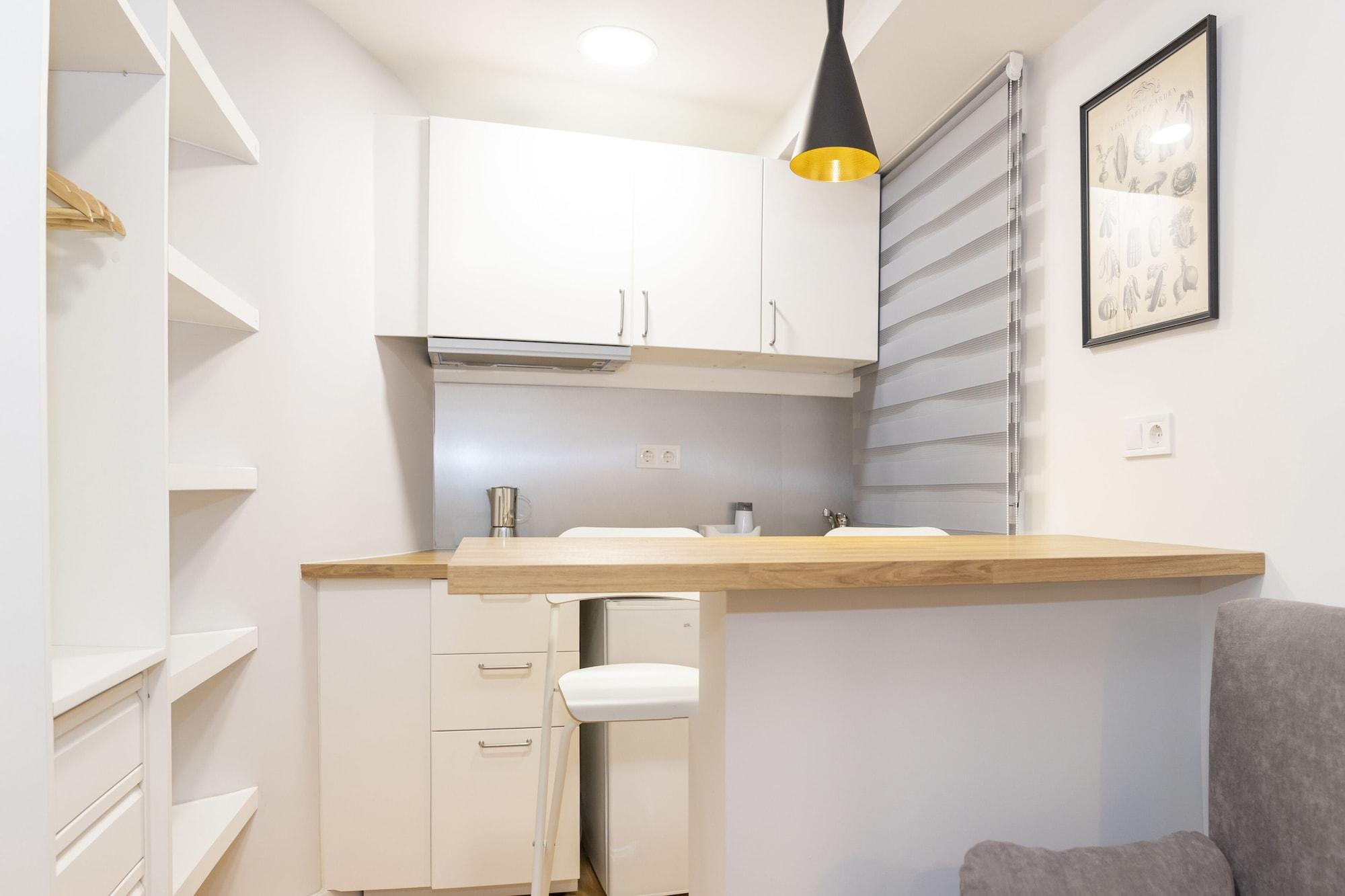 Hostal Montaloya Madrid Extérieur photo