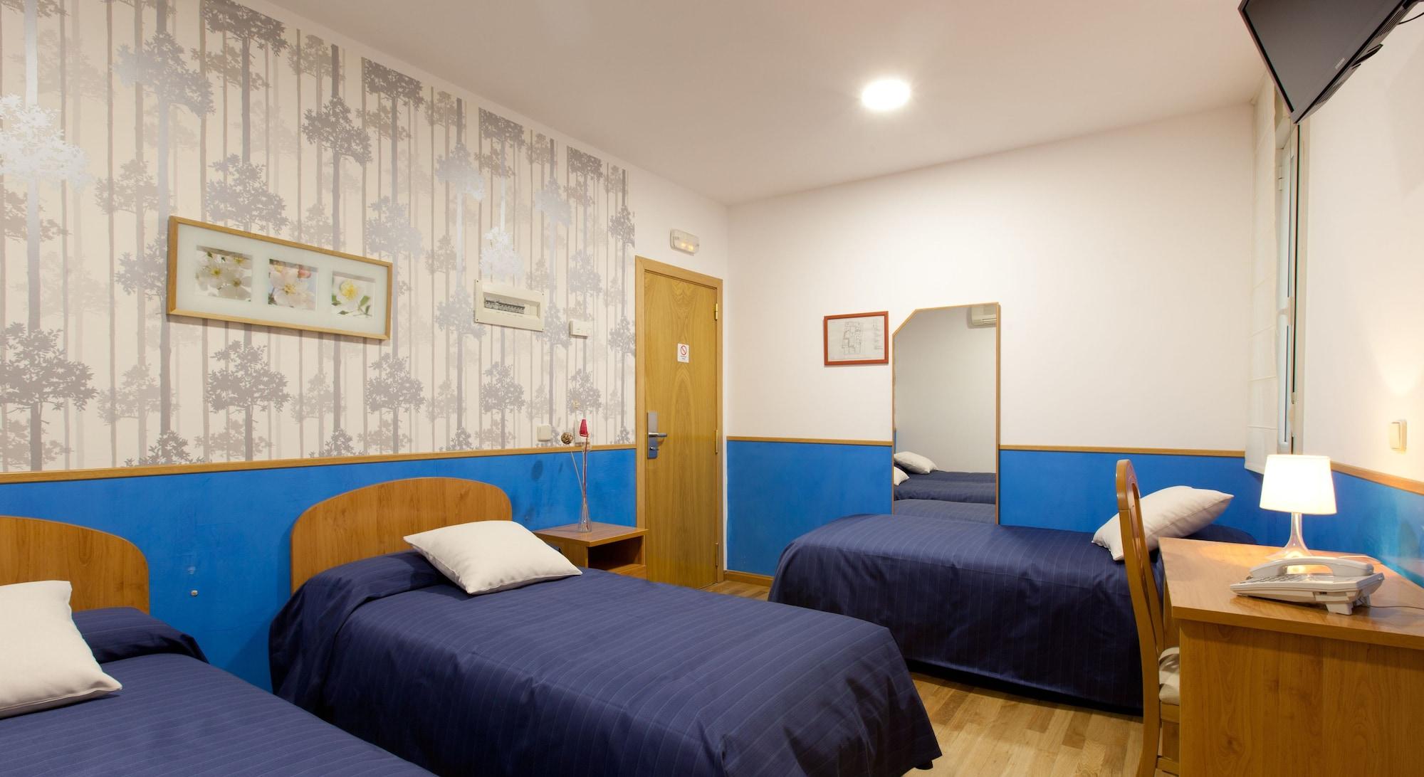Hostal Montaloya Madrid Extérieur photo
