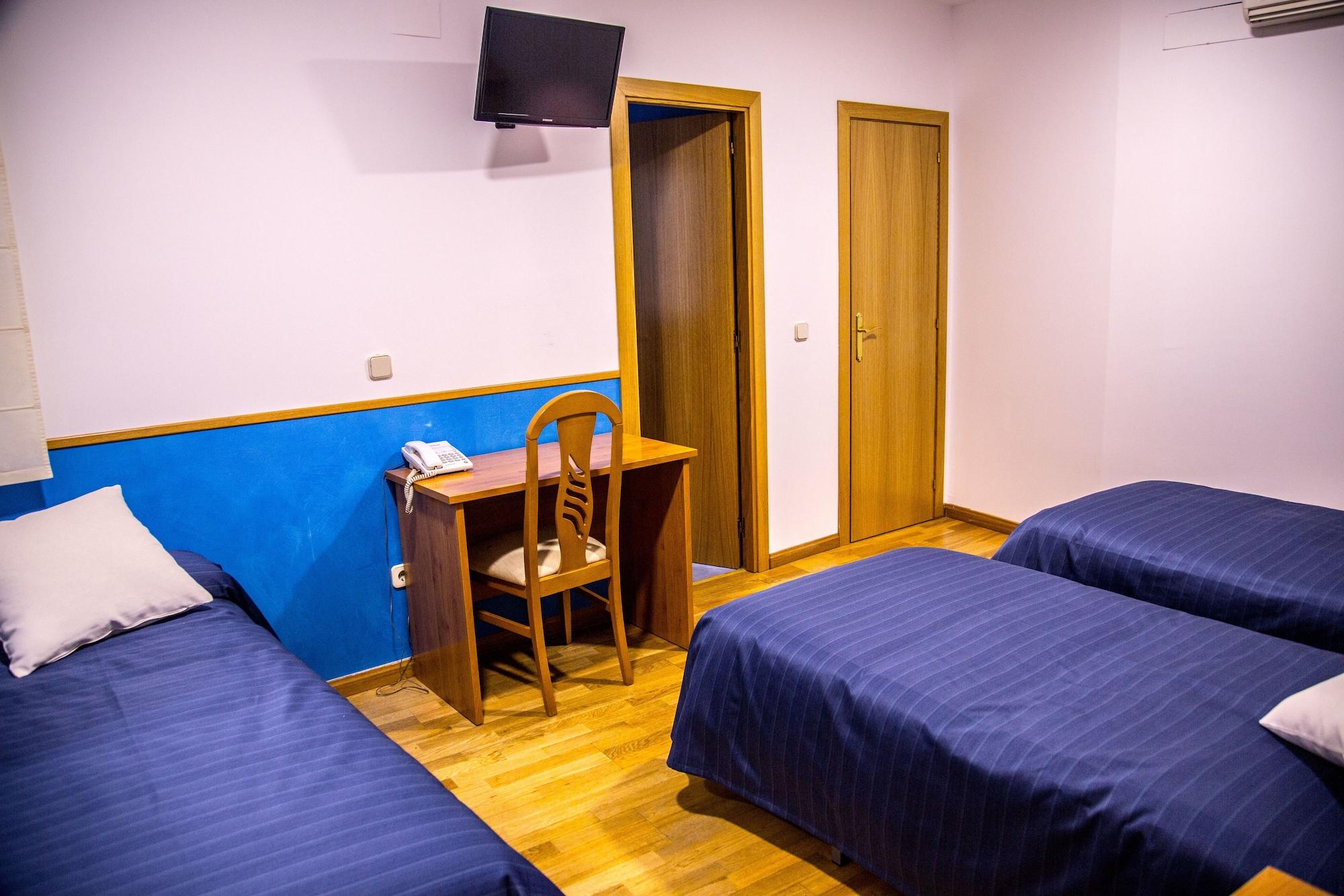 Hostal Montaloya Madrid Extérieur photo