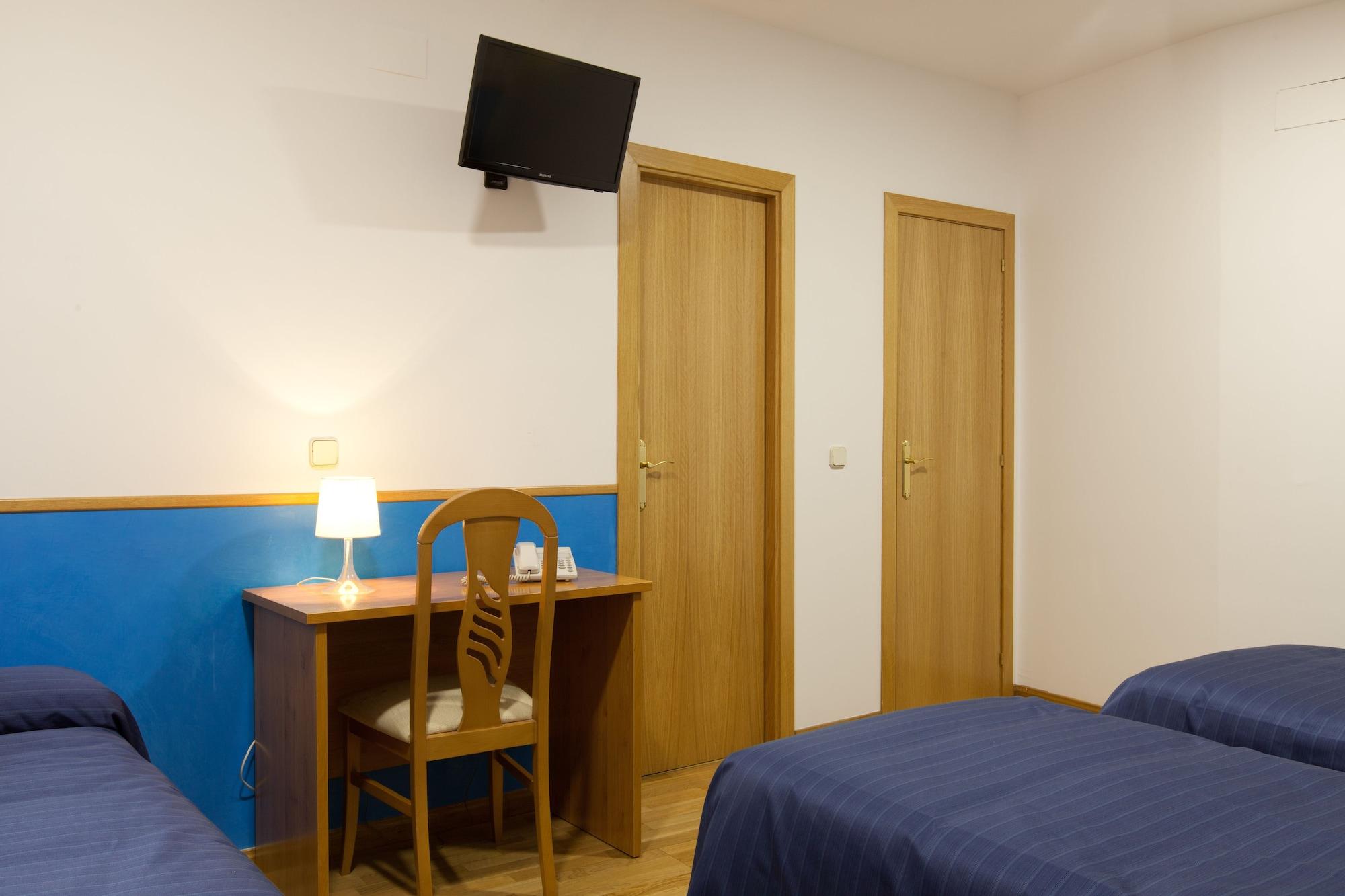 Hostal Montaloya Madrid Extérieur photo