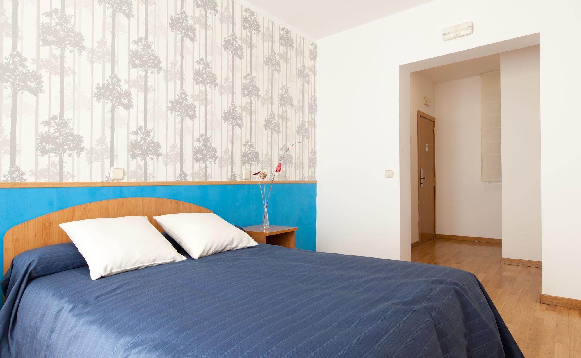 Hostal Montaloya Madrid Extérieur photo