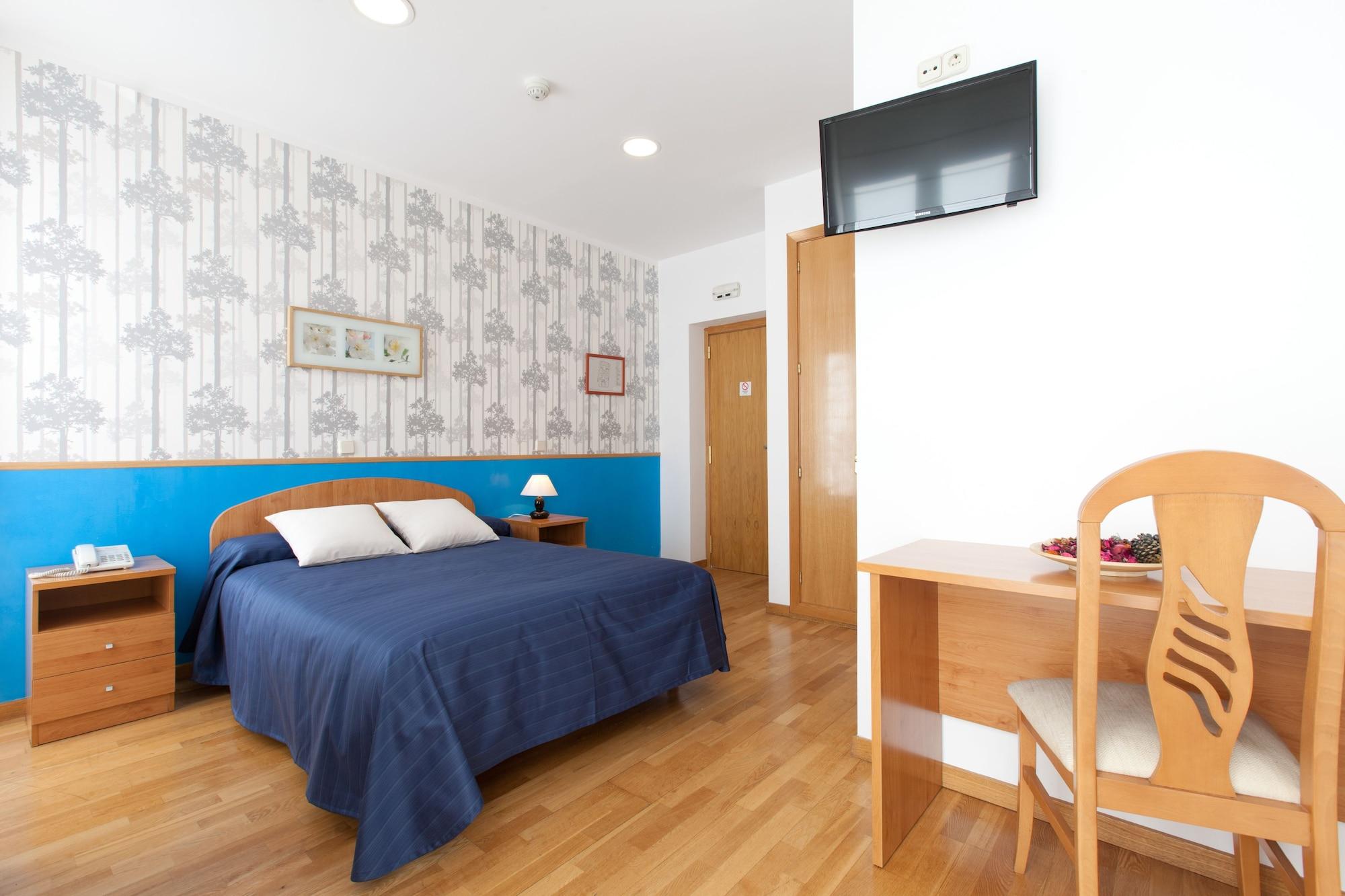 Hostal Montaloya Madrid Extérieur photo
