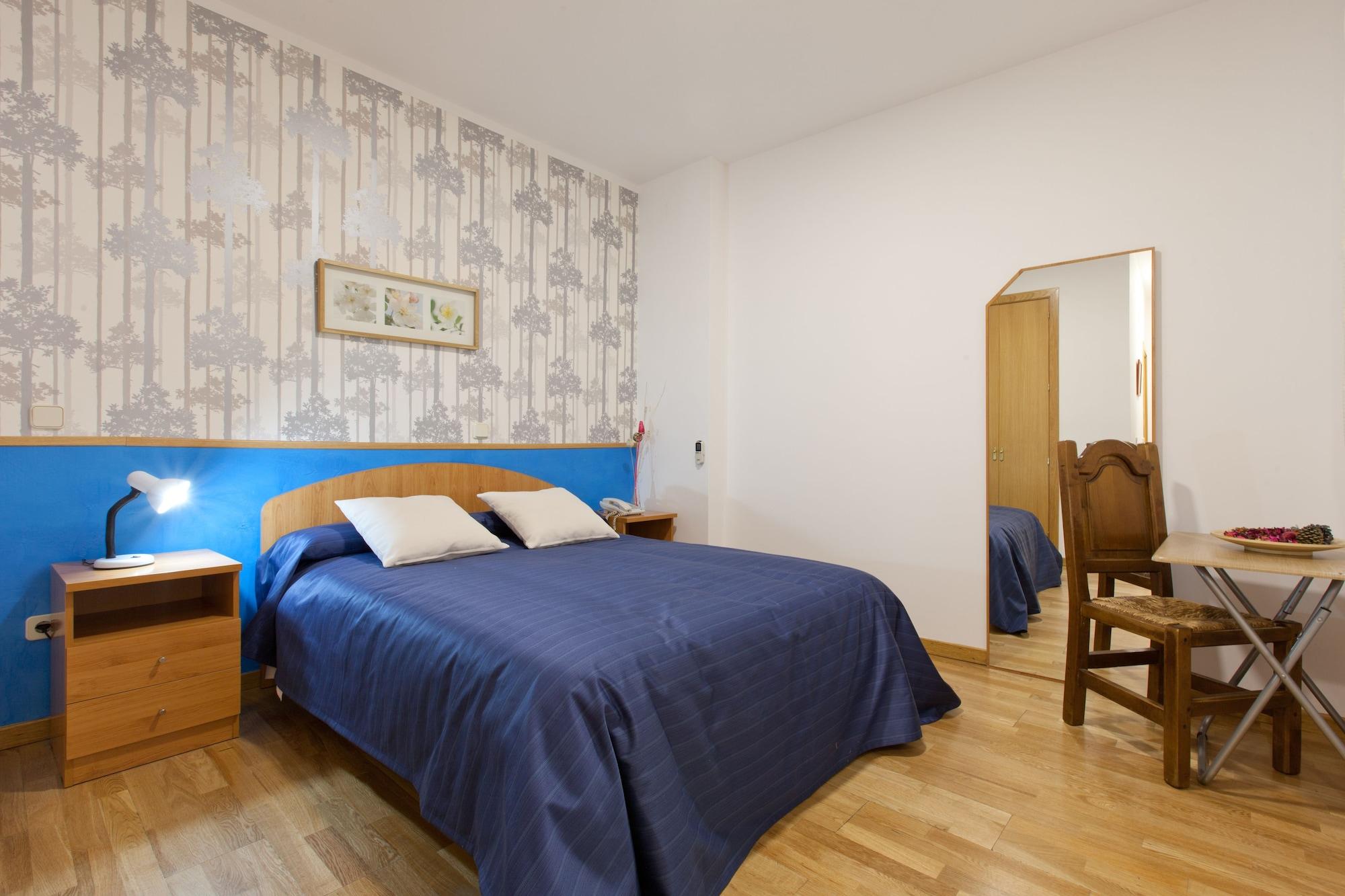 Hostal Montaloya Madrid Extérieur photo